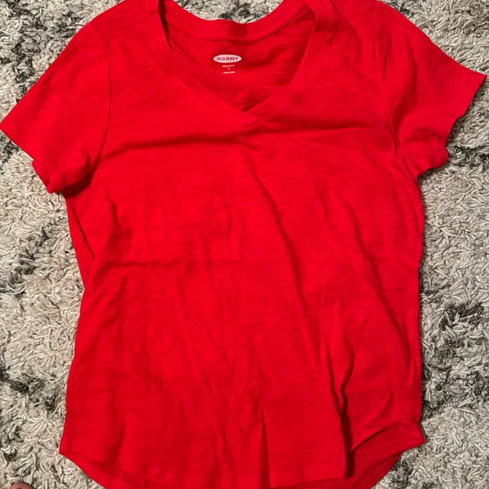 Red shirt sleeve tee
